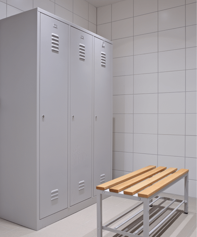 Umkleide- und Lagerräume für Mitarbeiter einer Pflegeeinrichtung