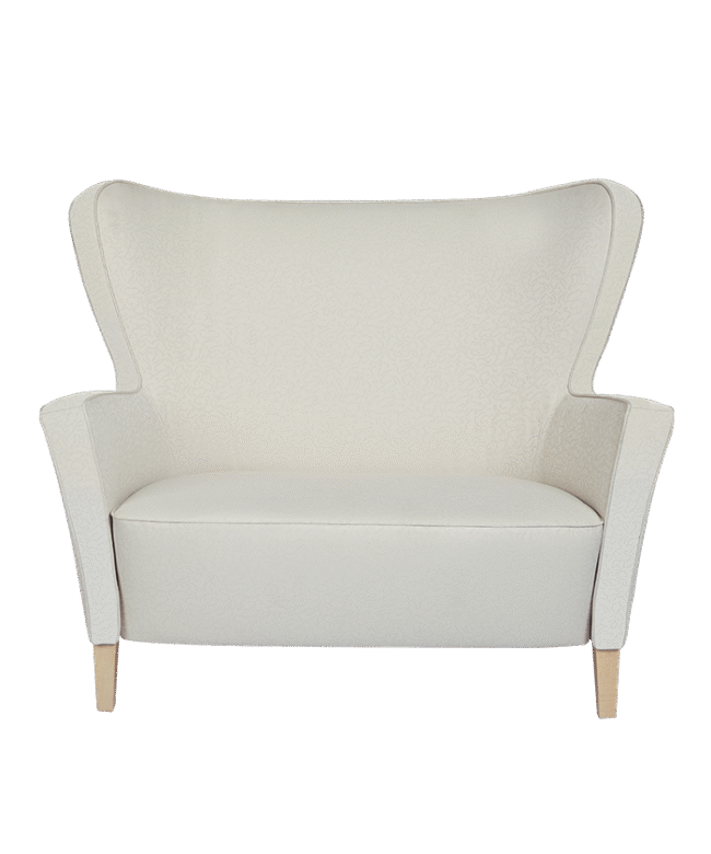 Sofa als Dreisitzer mit hoher Rückenlehne in weiss