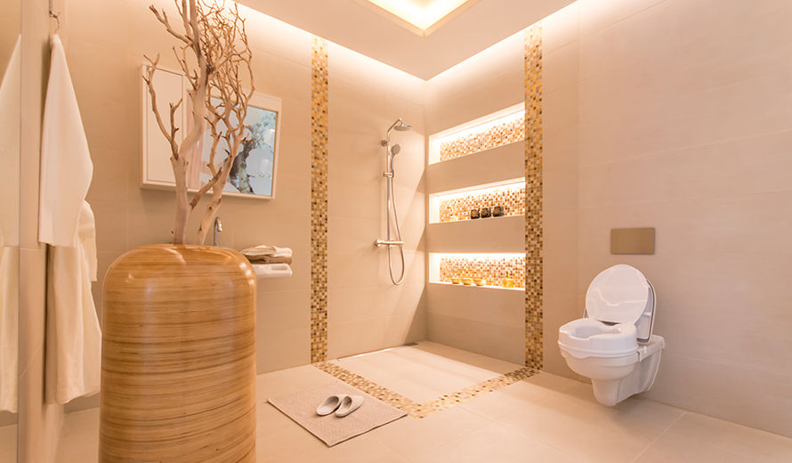 Pflegebad mit barrierefreier Dusche